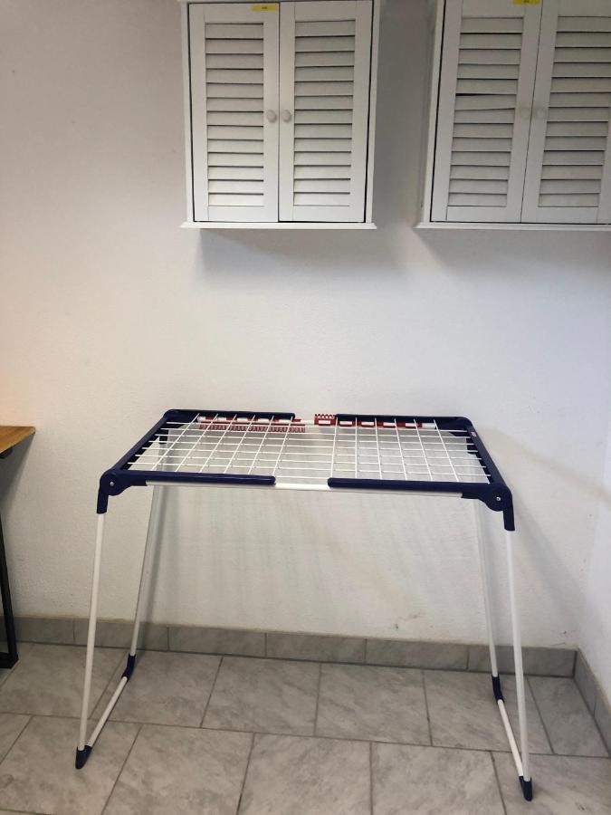 Moderne Helle 2,5 Zimmer Wohnung Mit Grossem Bad Und Kueche In Trossingen Kültér fotó
