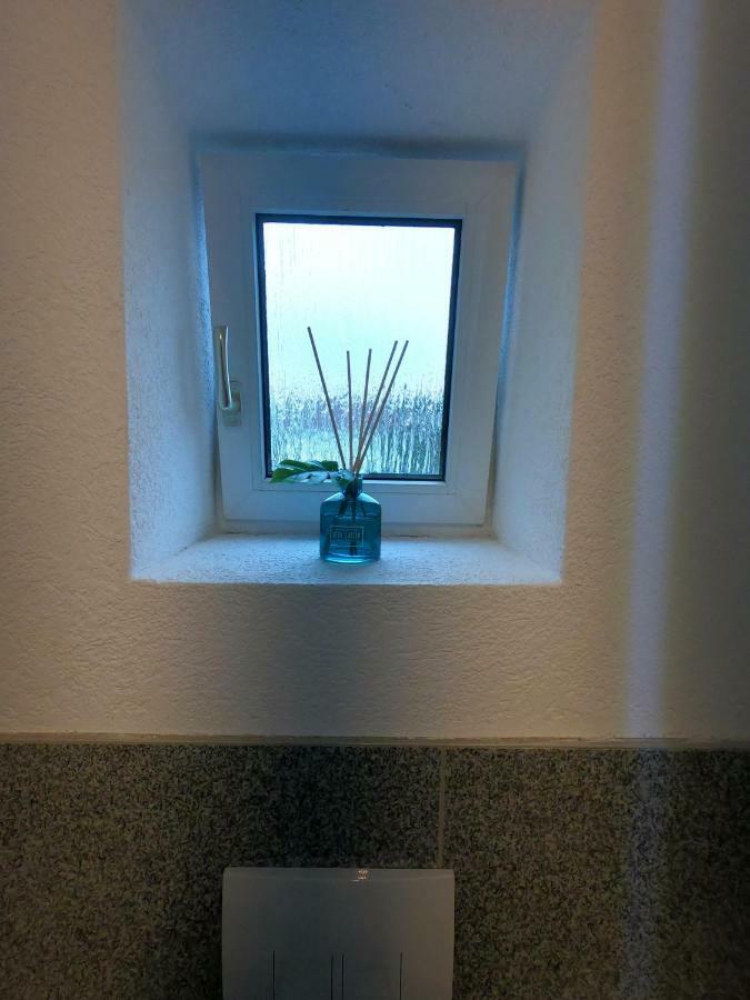 Moderne Helle 2,5 Zimmer Wohnung Mit Grossem Bad Und Kueche In Trossingen Kültér fotó